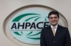 Ahpaceg recebe visita de representante da Anahp